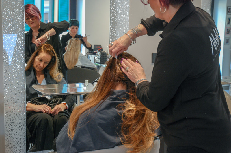 AMA Parrucchieri - Parrucchiere per donna a Leggiuno - Varese